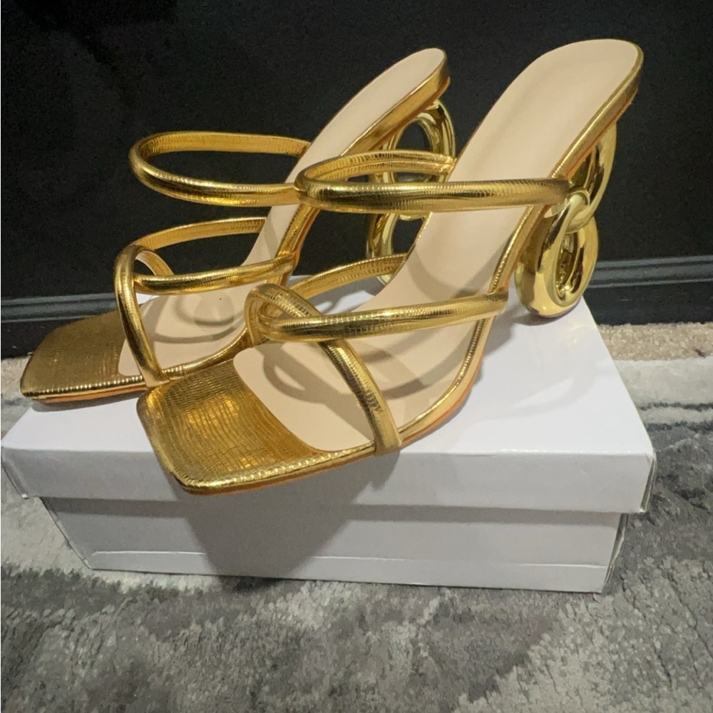 BRAND NEW OPEN TOE HEELS NEVER WORN